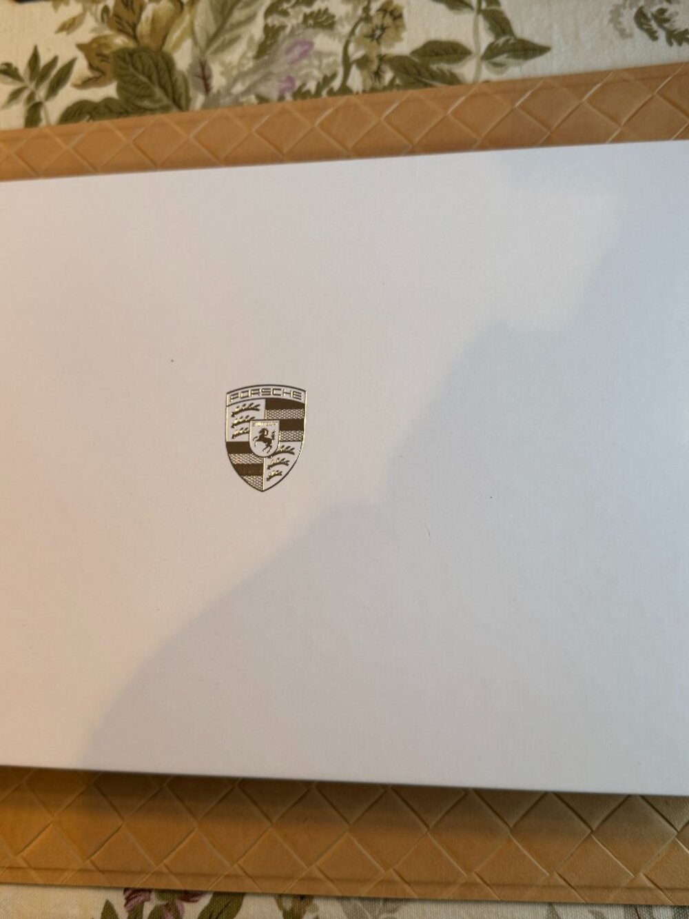 Porsche Macan 2026 New Owner Welcome Kit with Portfolio Book & Matching Pen New - Picture 2 of 10